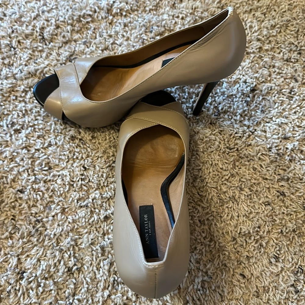 Beige open toed dress shoes